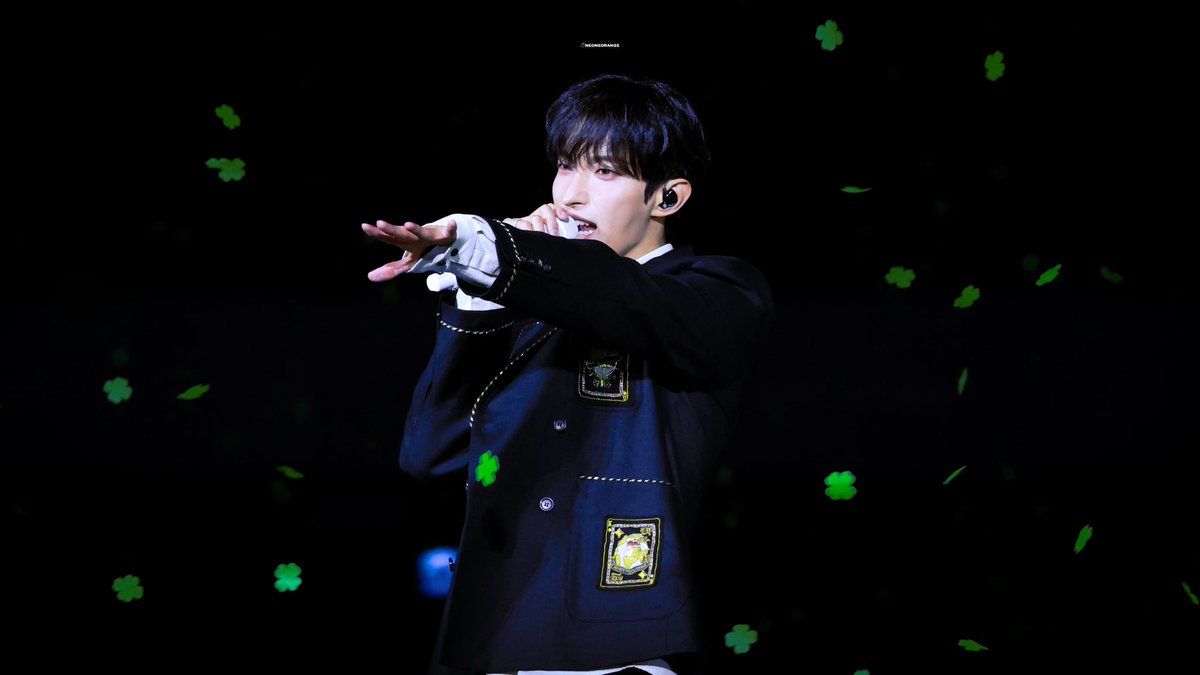 oneoorange's tweet photo. 🍀🫴🏻🍀
#DK #도겸 #이석민 
#SEVENTEEN #세븐틴 https://t.co/iw0GHpbK3L