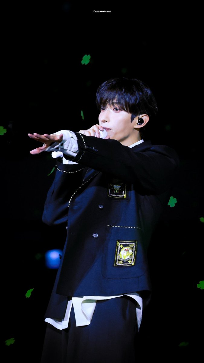 oneoorange's tweet photo. 🍀🫴🏻🍀
#DK #도겸 #이석민 
#SEVENTEEN #세븐틴 https://t.co/iw0GHpbK3L