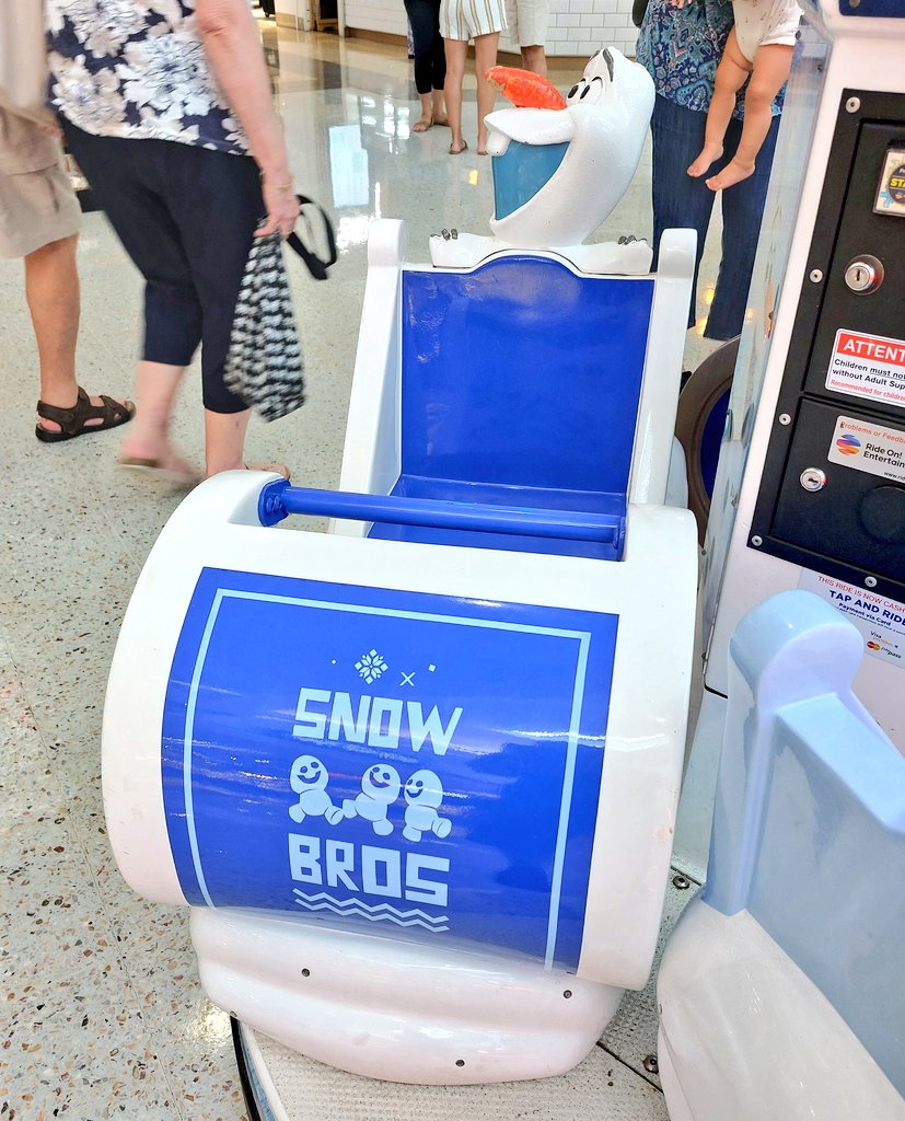 DrTomTilley's tweet photo. I don't think this is an officially licensed Toaplan ride for kids...🤔
#snowbros https://t.co/UvJ70Z09UD