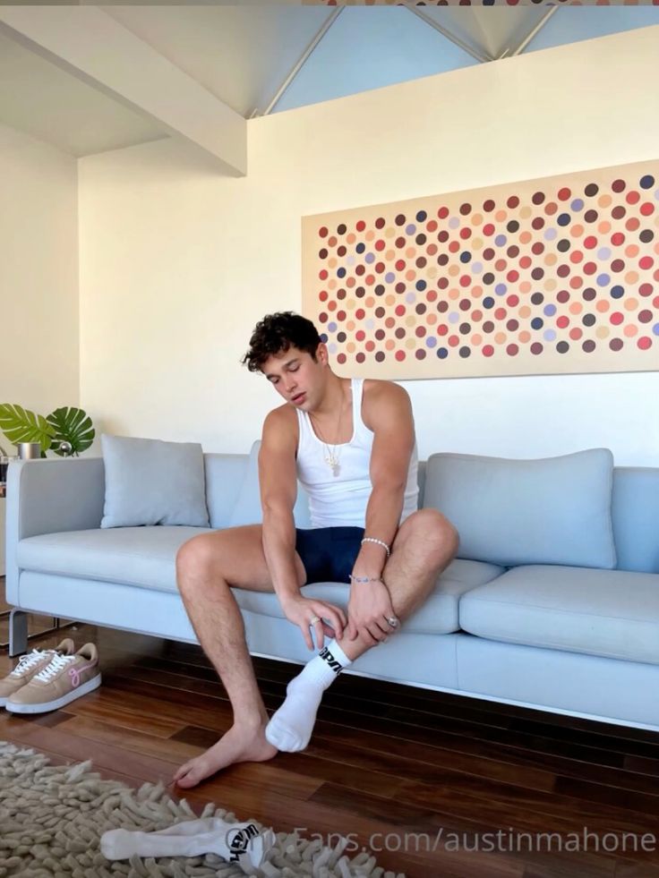 malefeetworld_'s tweet photo. austin mahone feet 🥵🥵 https://t.co/cUtuoex34G