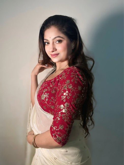 muthalbo's tweet image. Sanam Joshi  #SanamJoshi