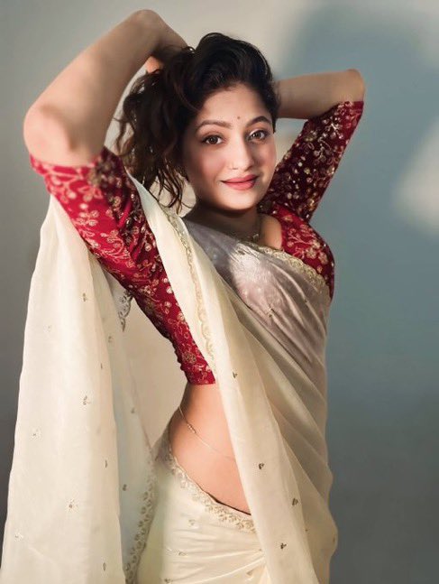 muthalbo's tweet image. Sanam Joshi  #SanamJoshi