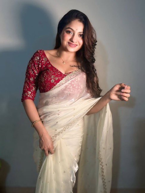 muthalbo's tweet image. Sanam Joshi  #SanamJoshi