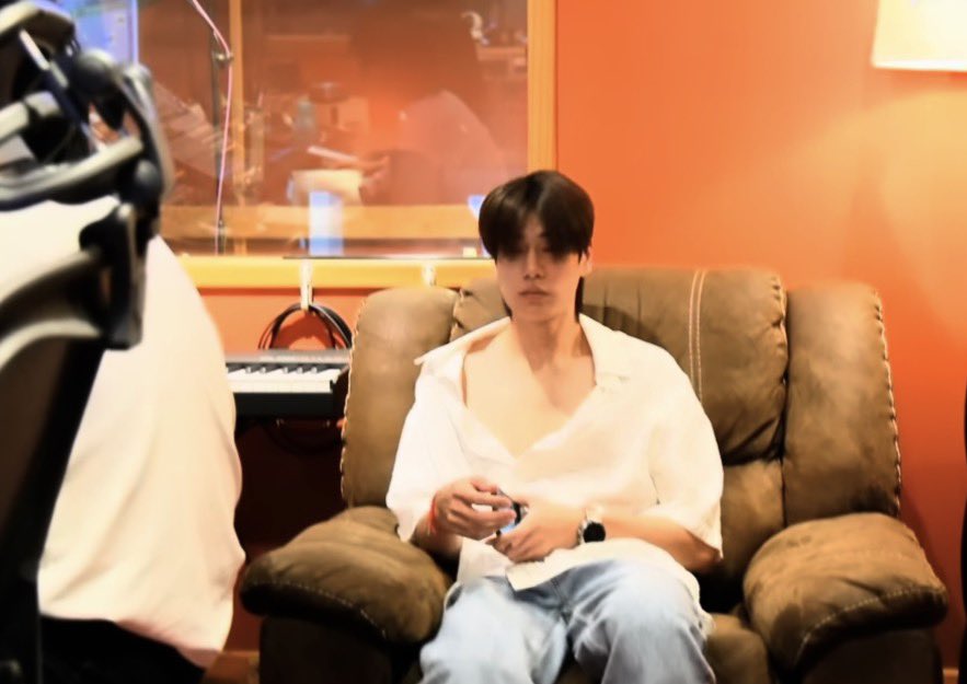 แสนซน🐝🍯 tweet media