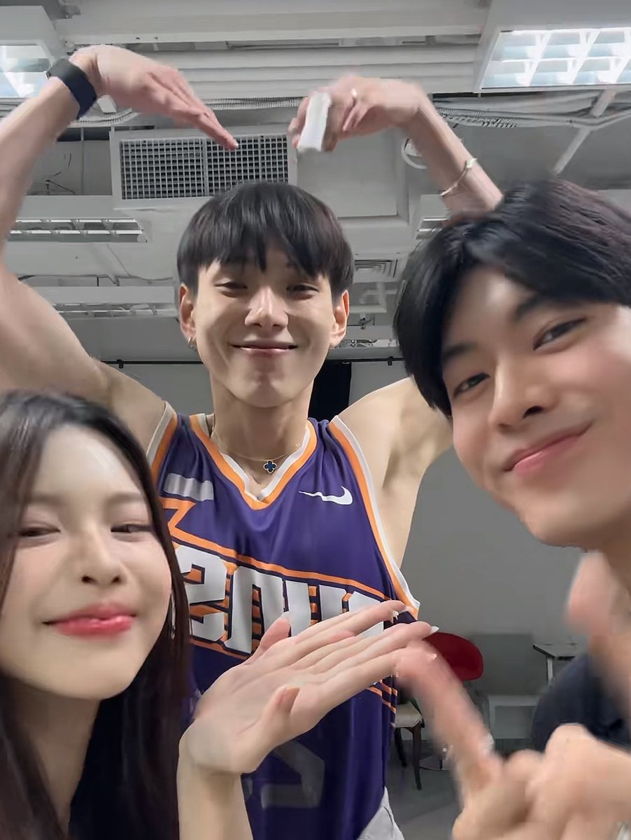 🌙 คดฟ . kdevworld tweet media