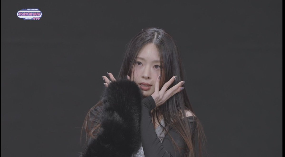 sunlivz_'s tweet image. JIHYUN IS DEBUTING!! 
best day of my life 🥳🥳
 
#TeachMeHow