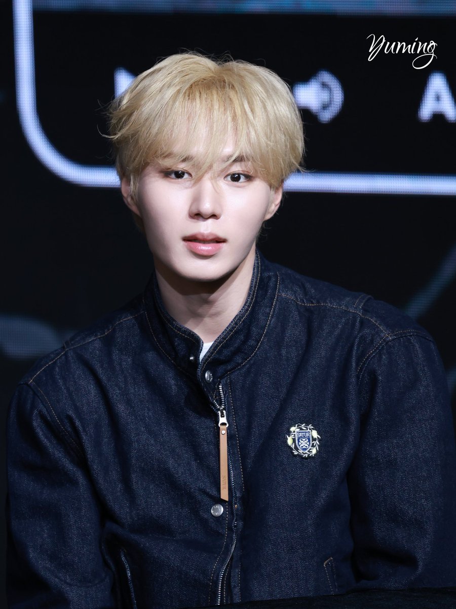 20260406  am首尔签售
美人
#김준서 #KIMJUNSEO 
#ALPHADRIVEONE   #ALD1