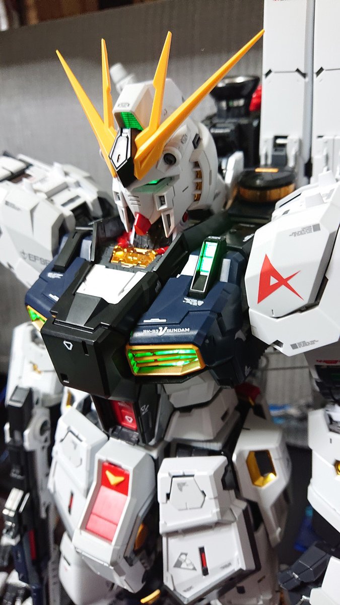 onukitan's tweet photo. デカール貼り楽しい
これだけでグレードが上がるし
#PGUNLEASHED 
#ガンプラ 
#νガンダム https://t.co/9idI78aMgn