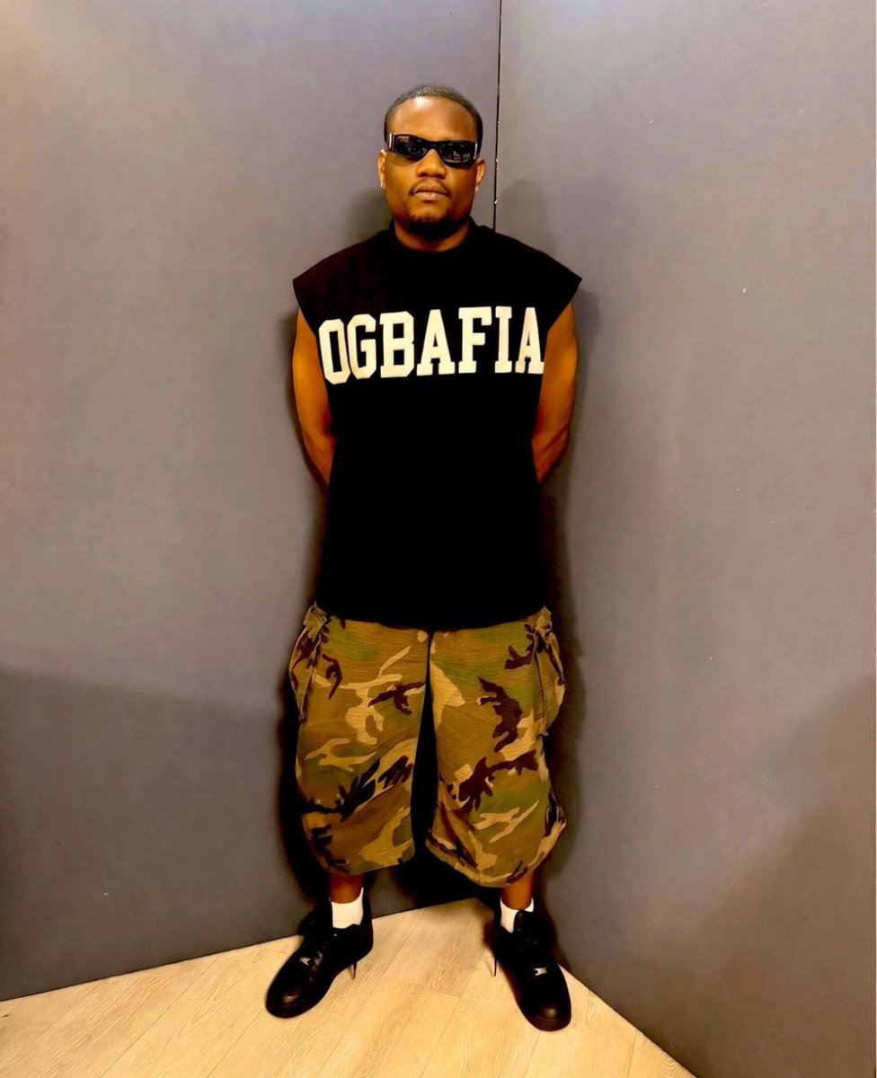 honest30bgfan_'s tweet image. First celebrity to paste Burna boy watin no good. Ogbafia !