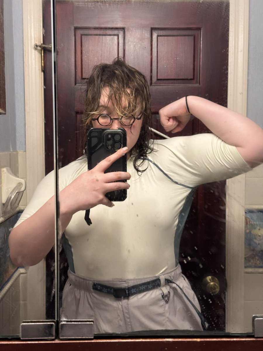 PUPC0DED's tweet image. also NEW CLOTHES RAHH