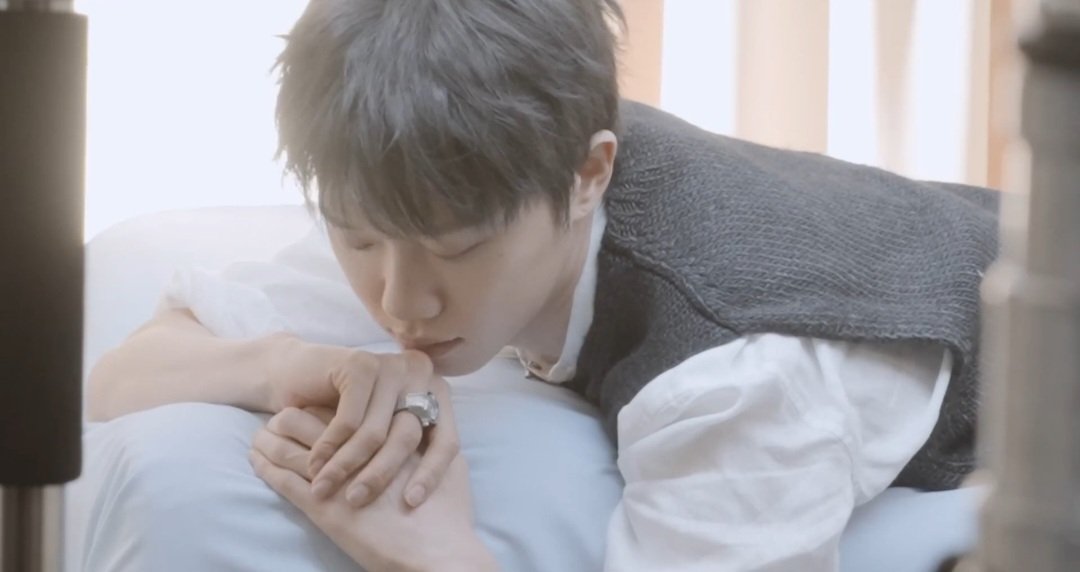 빛노트 tweet media