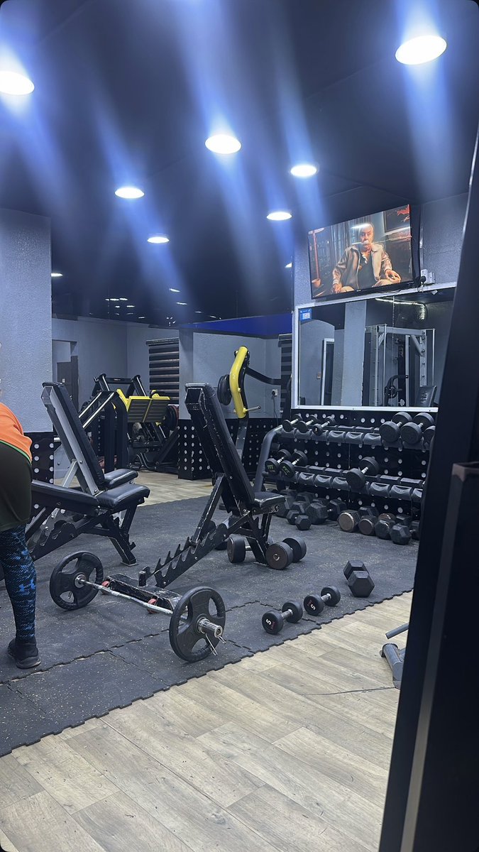 pszn cross tweet media