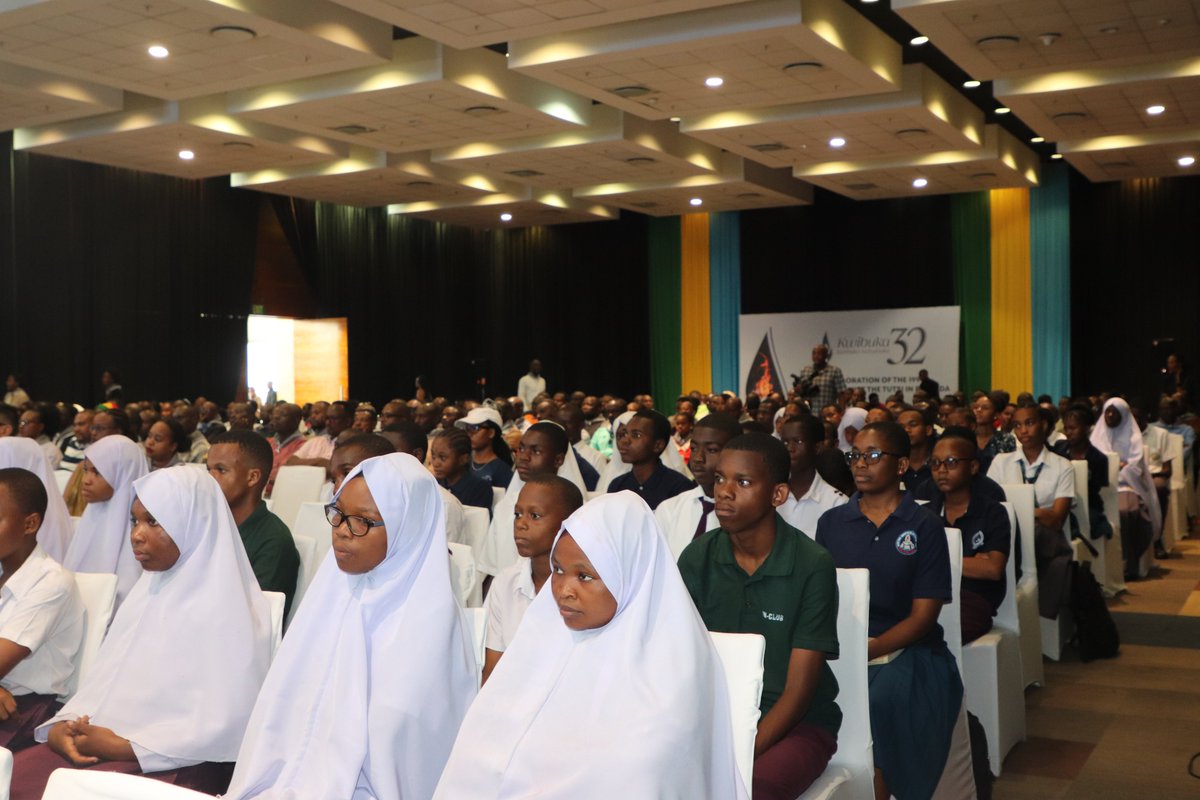 UnitedNationsTZ's tweet image. Today we mark 32 years since the 1994 Genocide against the Tutsi in Rwanda, remembering over one million lives lost and standing in solidarity with survivors. #Kwibuka32 #NeverAgain