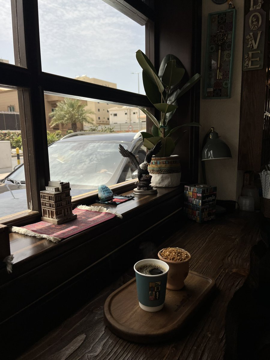 April ✨. tweet media