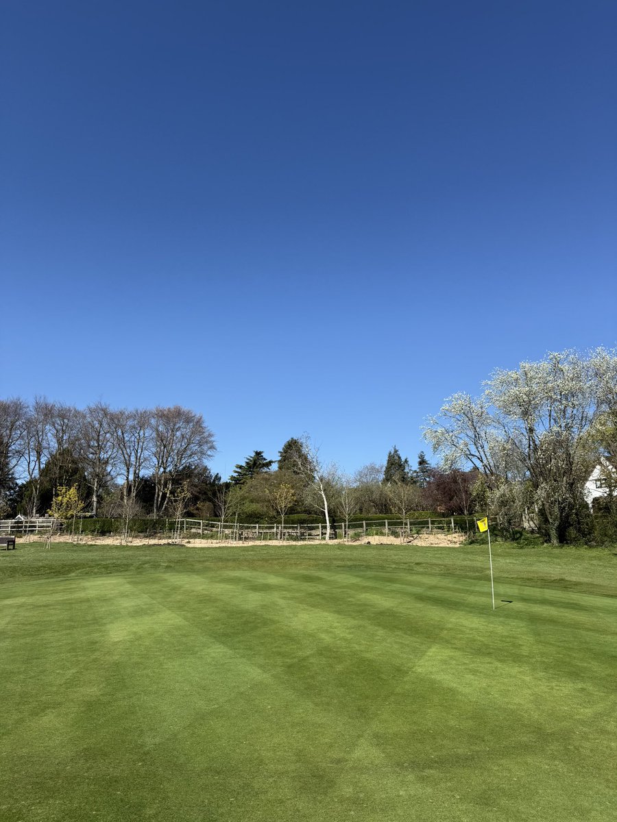 LGCGreenkeepers's tweet photo. Good start to a nice warm week with greens double cut and sprayed post renovation, as well as aprons.☀️ https://t.co/VX7icxLTix