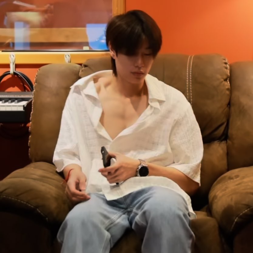 Chew ☾ tweet media