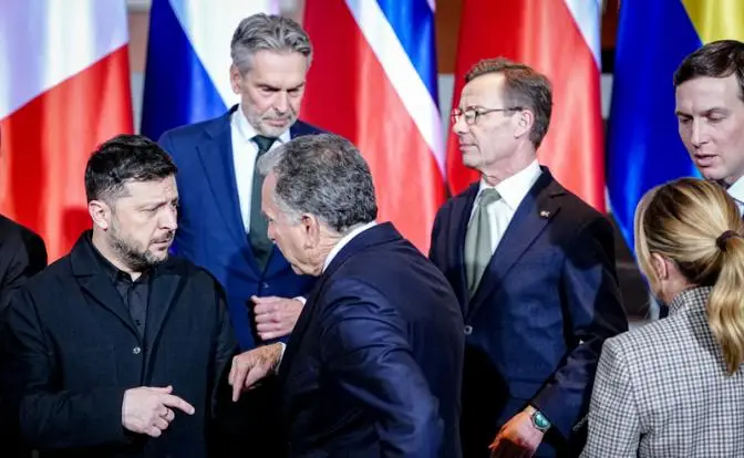 Bloomberg: W obliczu rosnących cen i niedoboru ropy, pod naciskiem Zachodu Ukraina ogranicza ataki na rosyjskie rafinerie. 
Jednak nie ustają ataki na porty przeładunkowe, co doprowadza do ograniczenia podaży fizycznych baryłek ropy i LNG, podnosząc światowe ceny.