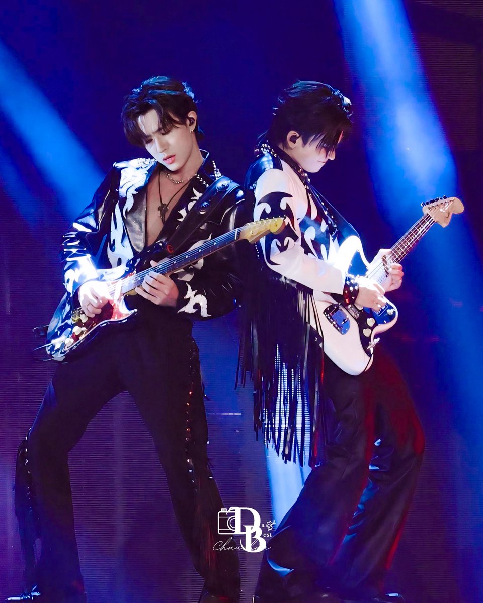 icemochawithice's tweet image. my bias                        v/s                        my degree