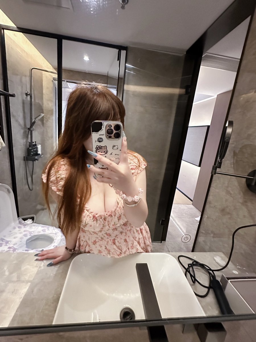 靠窗呆 tweet media