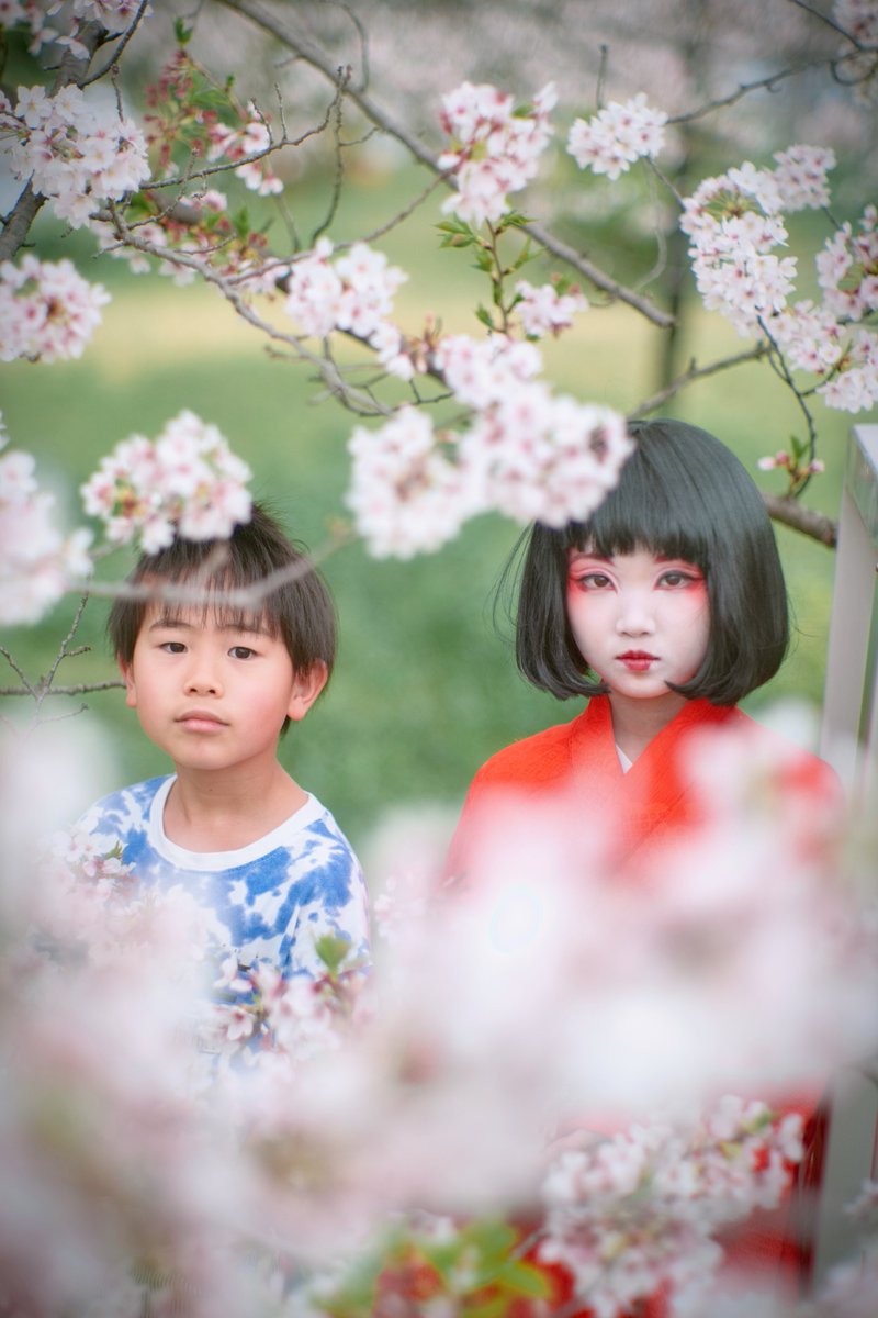 深川縁日がきっかけで
ご縁を頂いている
妖怪界のプリンセス
座敷童子の霰ちゃん( <a href="/arare_hgd/">霰</a>  )を
撮影させて頂きました。

あどけない笑顔から
時折漂う妖気。
もちゃおさんも緊張の面持ちです🤭