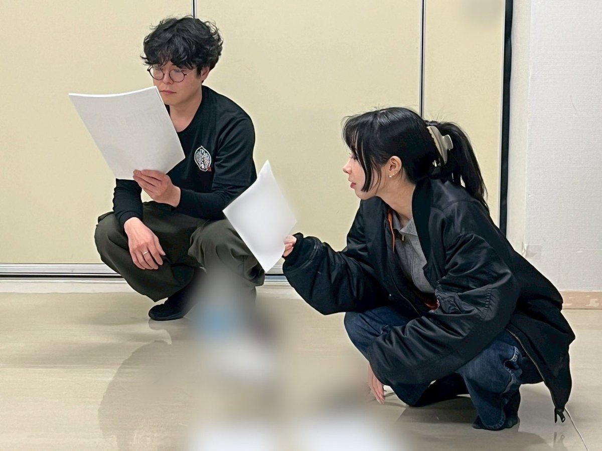 本日稽古日でした！🪐

各々抱えるものが多くて大変そう……。
稽古はまだ始まったばかり！
これからどんな風に仕上がっていくのか我々も楽しみです🌷🫧

#アスダス
#劇団ミックスドッグス