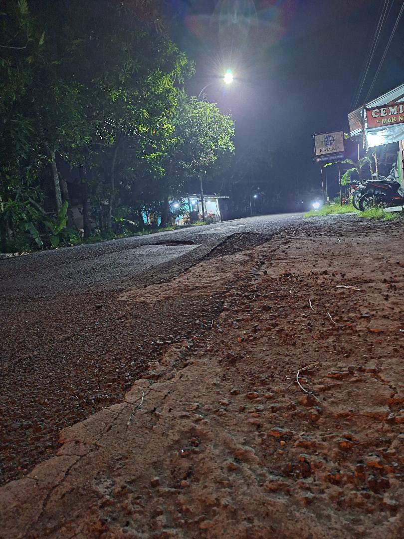 merapi_uncover's tweet image. [Breaking News] 18:21 ijin lapor min, baru saja terjadi laka tunggal di jl sedayu-gesikan. tepatnya utara pasar sungapan karena aspal berlubang dan bergelombang. mohon pihak terkait segera ditindak lanjuti sebelum ada korban lagi min.

tolong akunku disamarkan ya

#Jogja