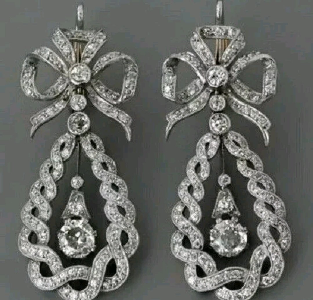 올해소비금지 ivonnes_crows_nest tweet media