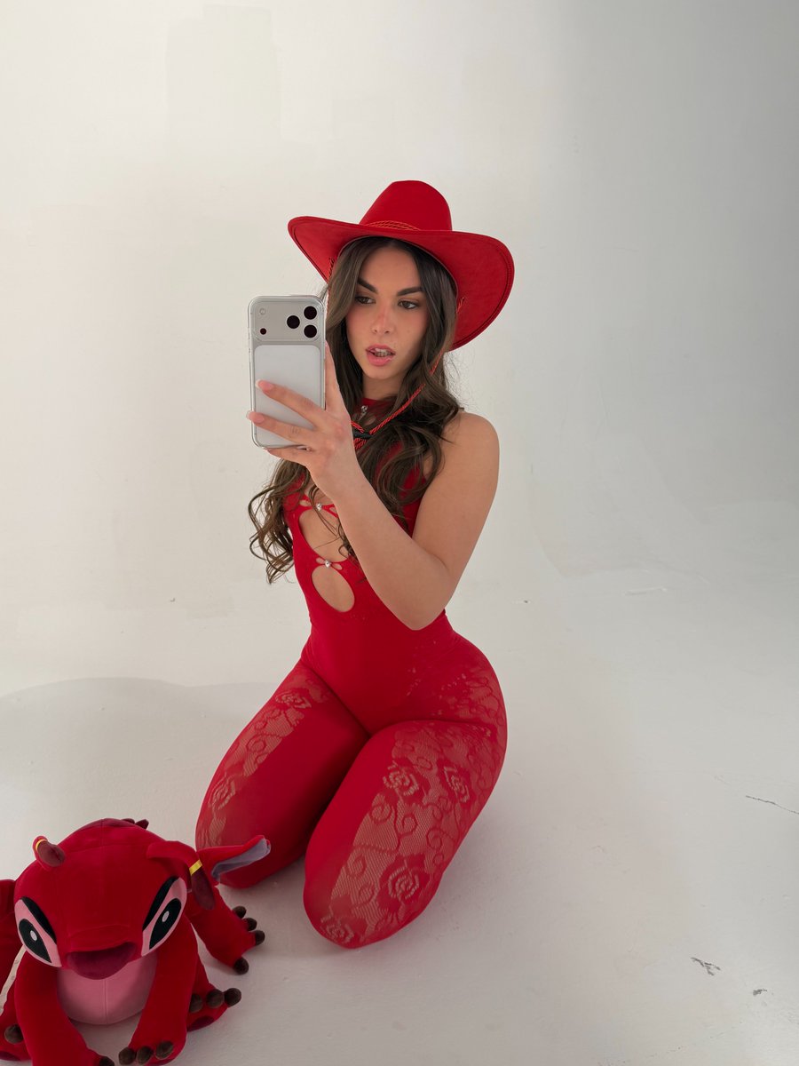 Lauren Alexis tweet media