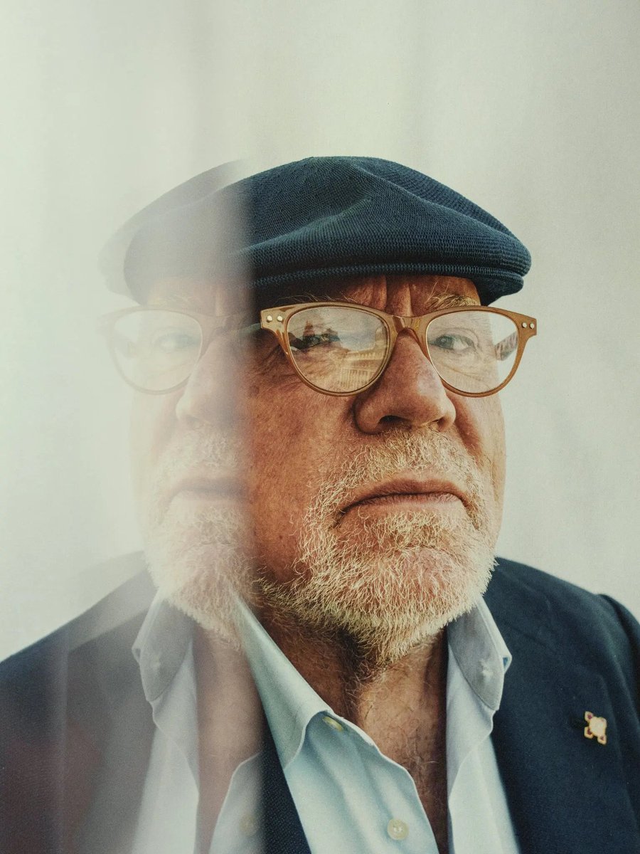 mrspain71's tweet image. Dicen que Villarejo está asustado.

No porque tema represalias de servicios secretos o poderosos.

Teme a los 19 años de cárcel que pide Fiscalía por la Operación Kitchen.

Siempre ha sido un bocazas al servicio de la derecha que ahora intenta mirar a otro lado. 

#Kitchen #pp