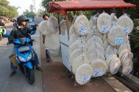 Arjie mang kerupuk tweet media