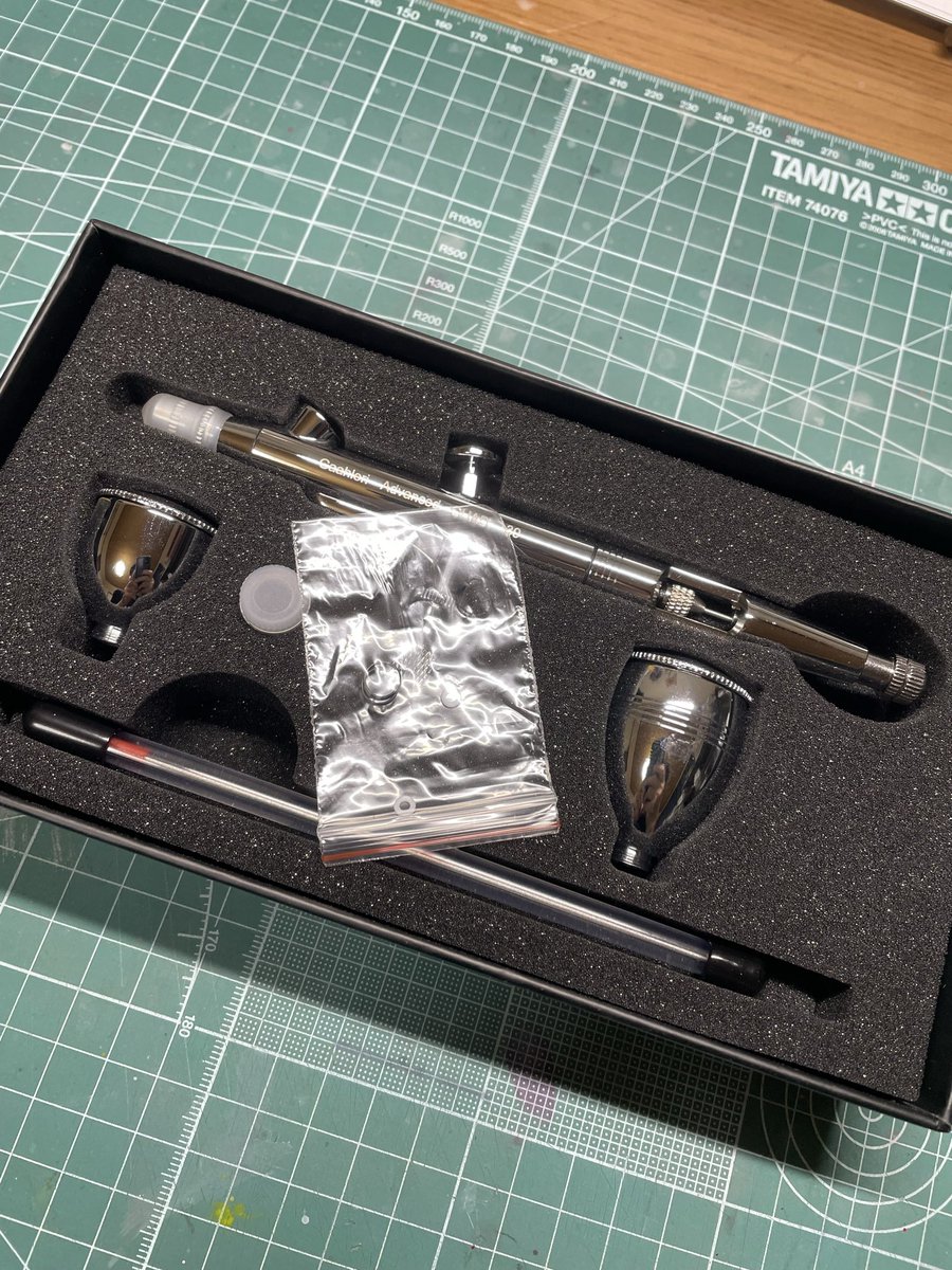 ガーレリ　前回のメビウスから2本目です。
メタリック用に0.5
値段が値段ですからどおでしょう？
 #GAAHLERI