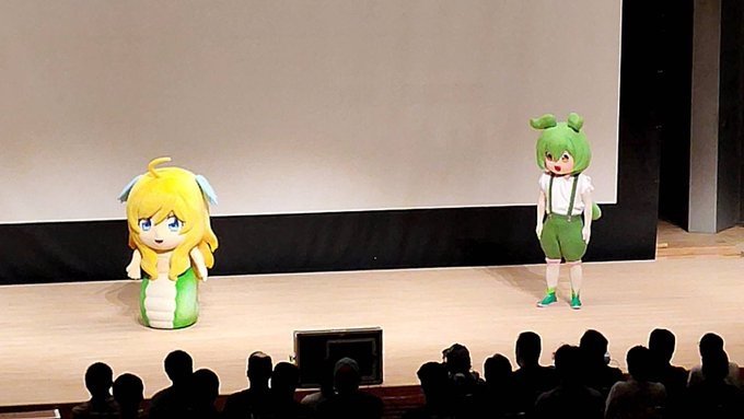 【新学期あるある】
↓陽キャの金魚の糞と化した陰キャ友達
                  唯一の友達を失った俺↓