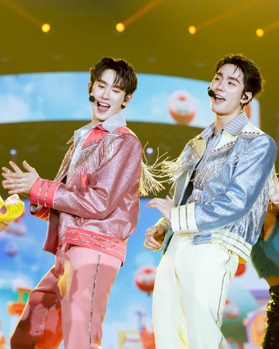 THE STANDARD POP tweet media