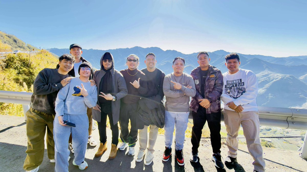 najdz14's tweet photo. sama sama n nman ang mga tropa ahh, 📍going to snow mountain 🏔️🥶🤳🏼🧣(late post) https://t.co/qFzBAHuc9R