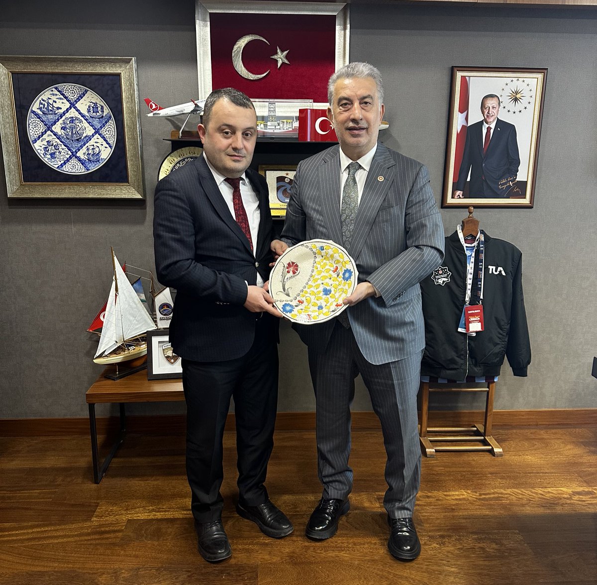 Vehbi Koç tweet media