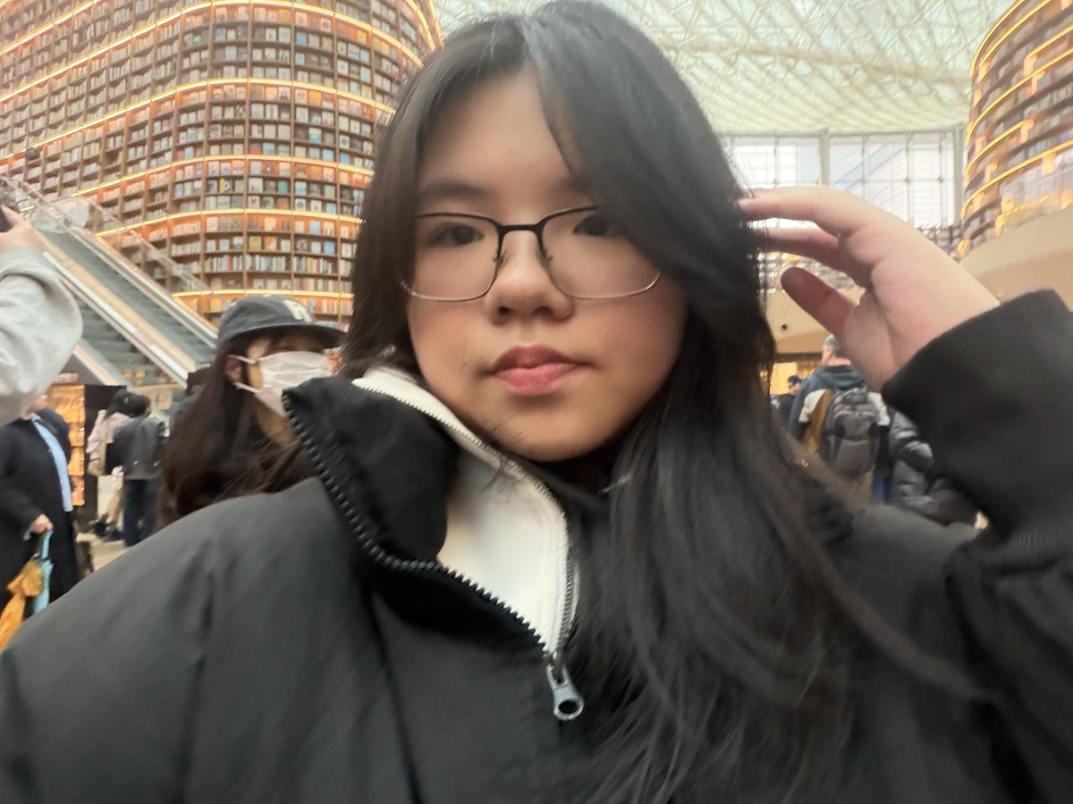 eugennss's tweet image. im back again,, do u miss this face? /j
#caeselfieday