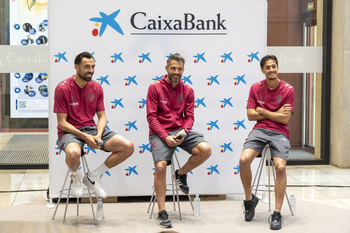 🤝 <a href="/caixabank/">CaixaBank</a> celebra un 𝘔𝘦𝘦𝘵&amp;𝘎𝘳𝘦𝘦𝘵 con los capitanes del #CDTenerife en la oficina 𝘢𝘭𝘭 𝘪𝘯 𝘰𝘯𝘦 Tenerife

🔗 clubdeportivotenerife.es/noticias/caixa…

#LaBregaNosUne