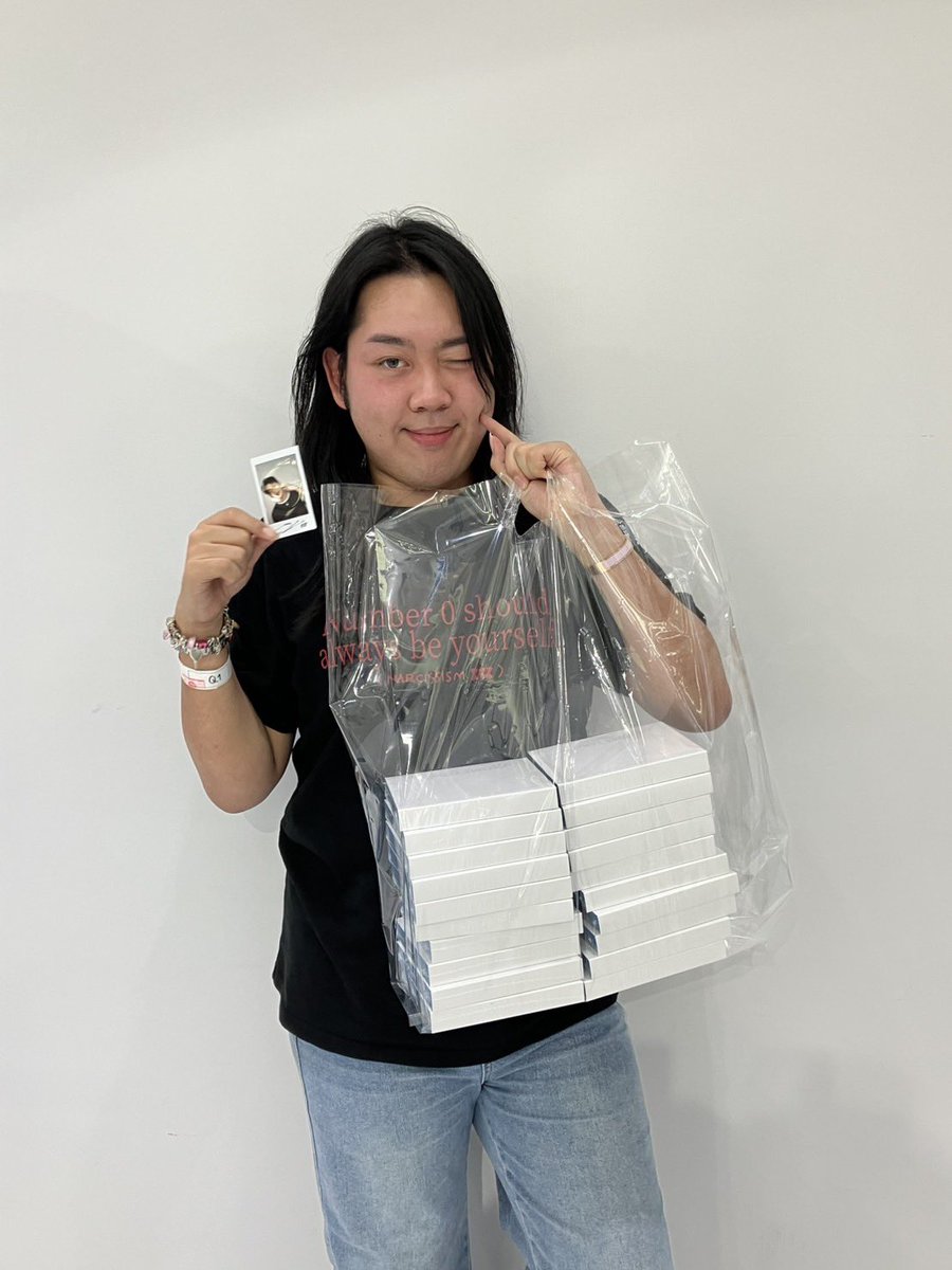 KPOPMERCH_TH tweet media