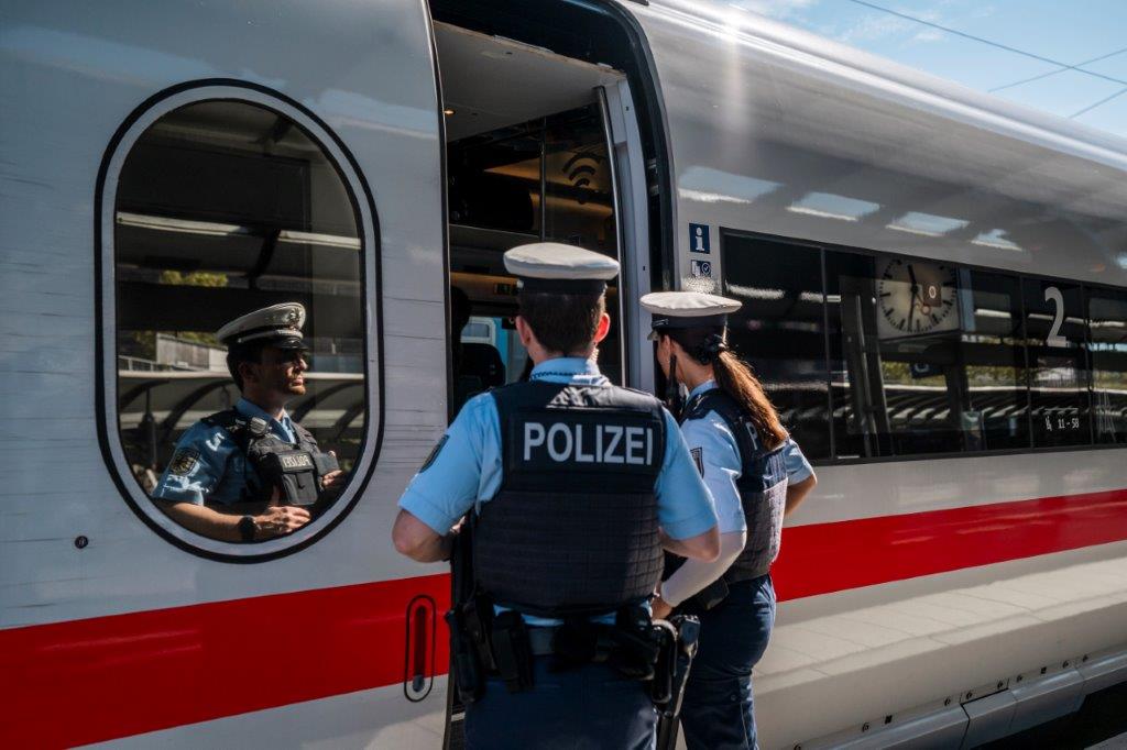 Bundespolizei im Norden tweet media