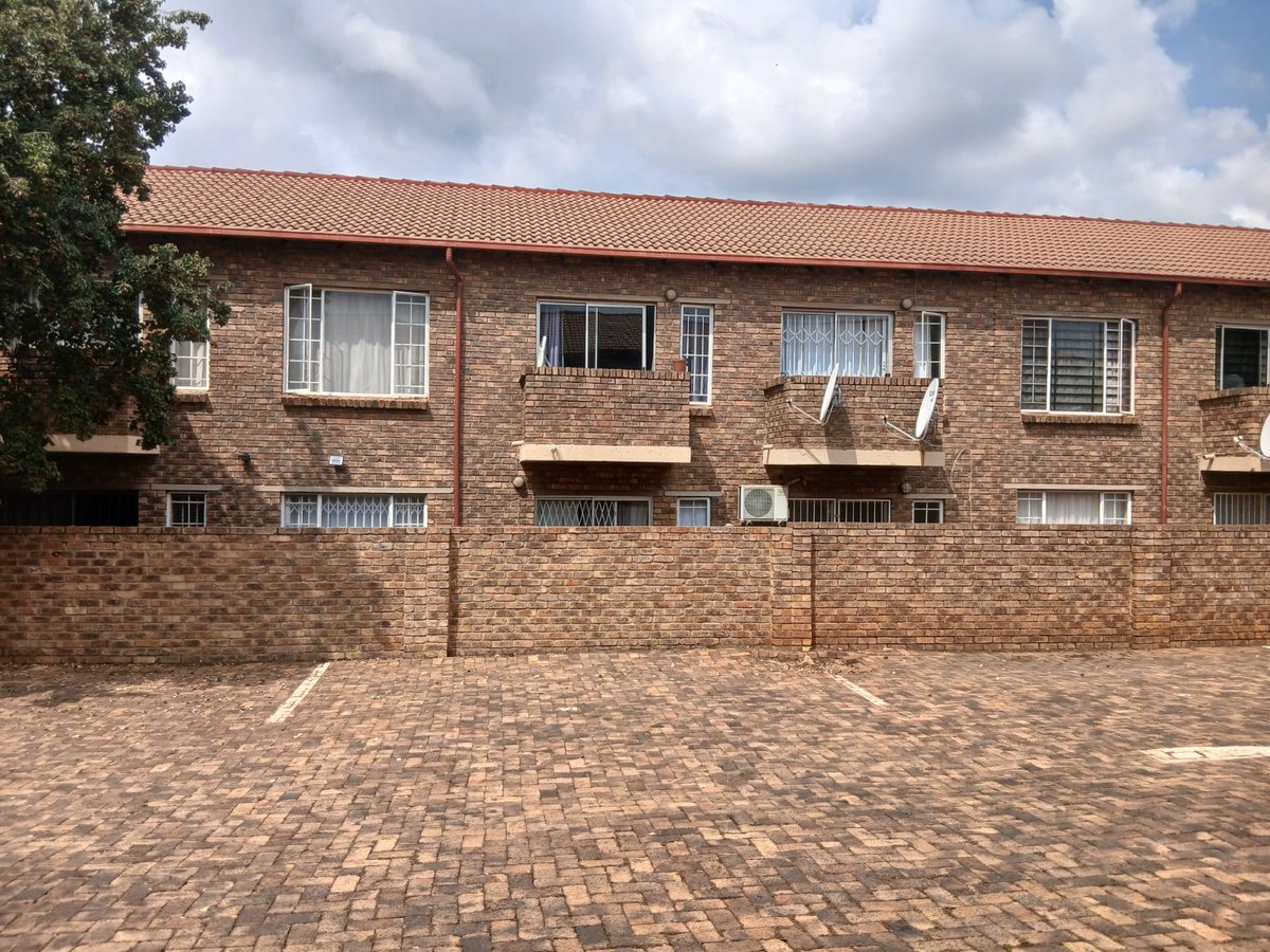 AndradeProperty's tweet photo. Ground-Floor Apartment for Sale in Highveld for R 595 000
Ideally situated within walking distance of the Newbridge Graduate Institute
https://t.co/0oy7xnPaZJ
082 797 2855 https://t.co/3dfGeQDPDx