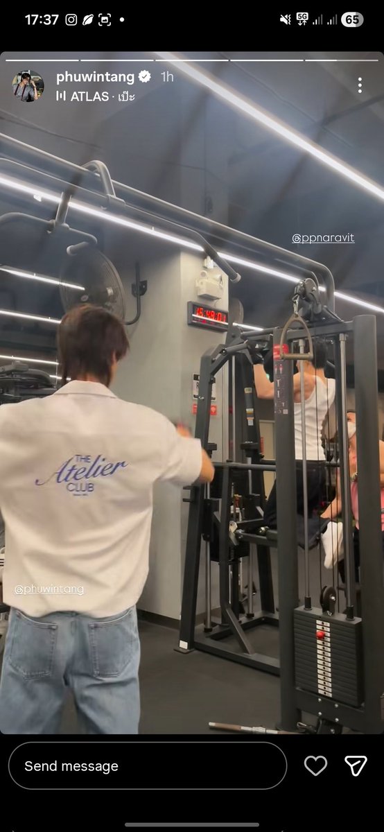 wangybs's tweet image. makasih #phuwintang me my anak kesayangan gueh &amp;lt;3 next semoga tee yah pake baju couple ini 😛 (gua lah penggiat teephuwin tersebut)