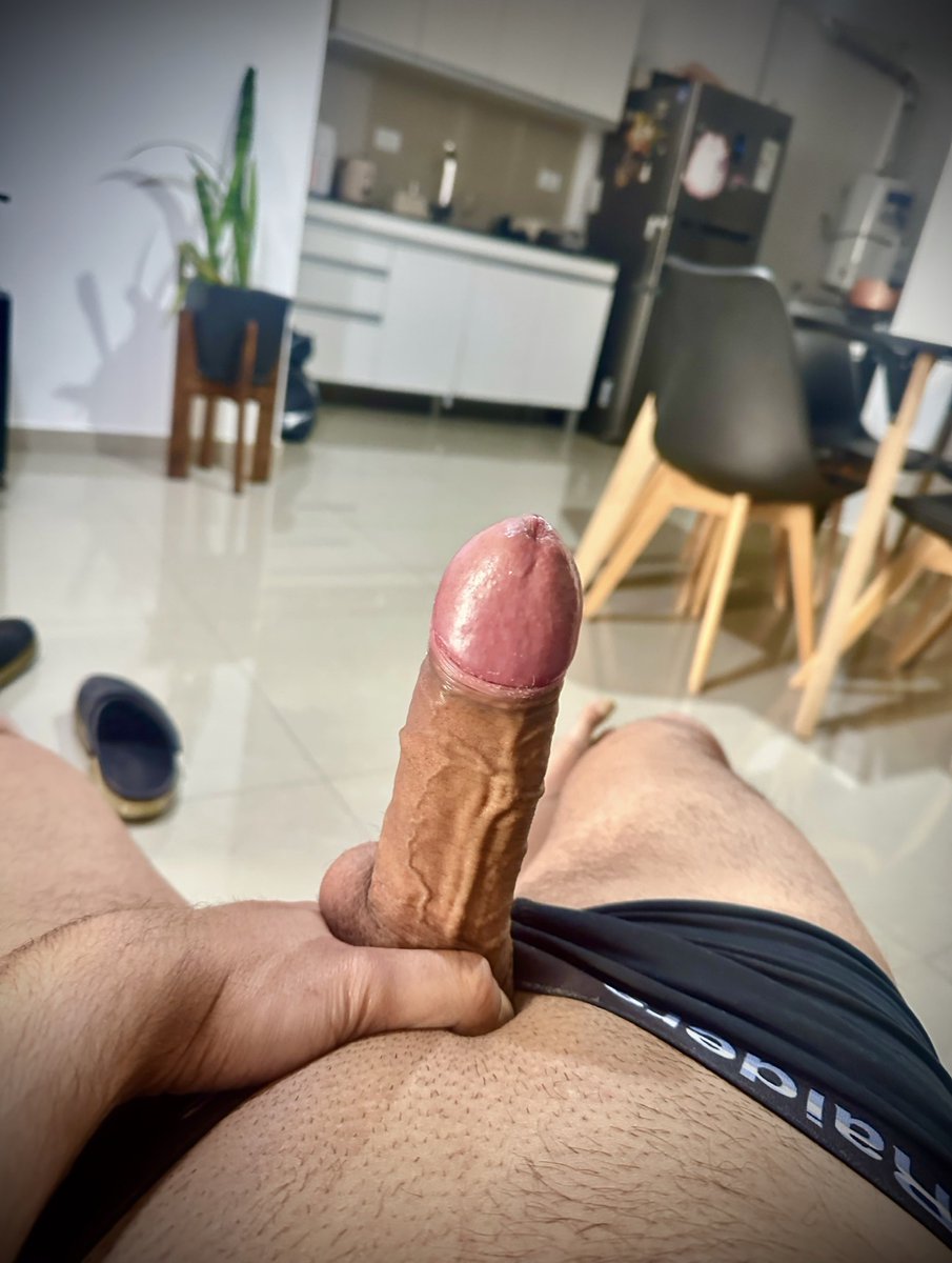 Psyqueh's tweet photo. Veiny Morning https://t.co/Sfz7IuHtRi
