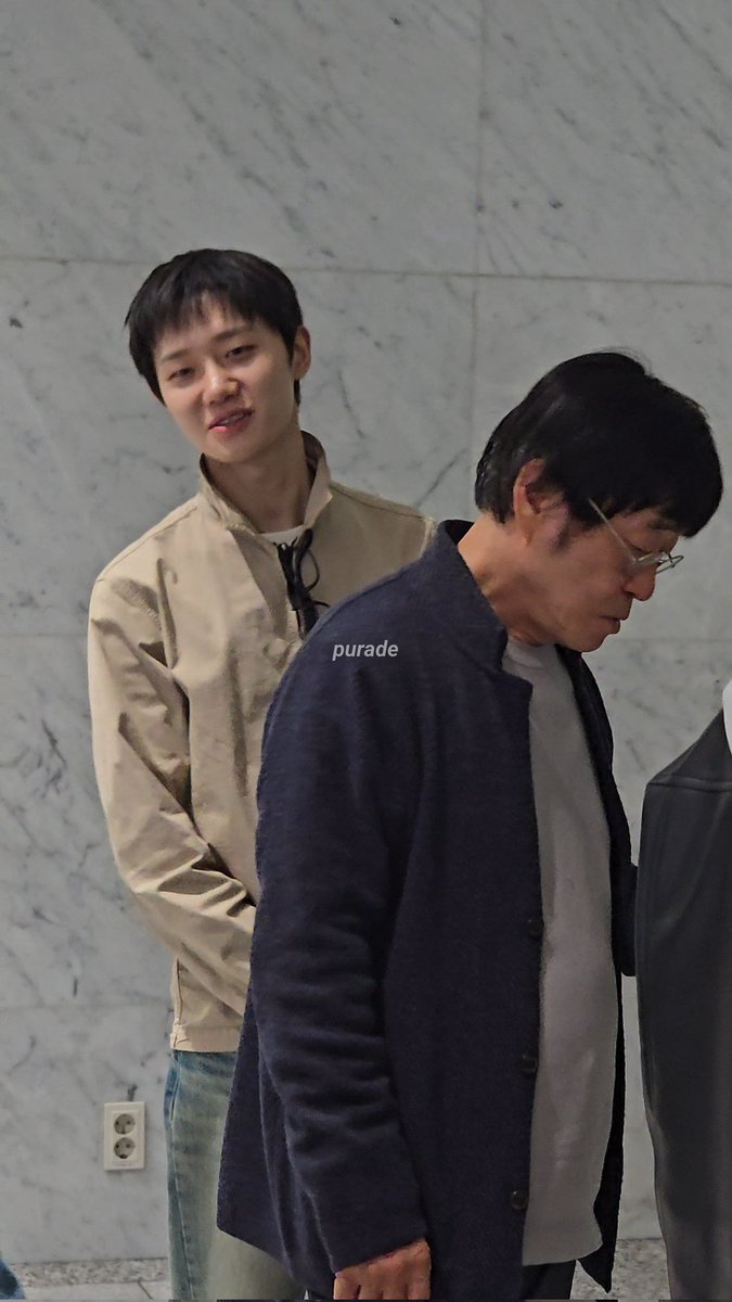 퍼레이드 tweet media