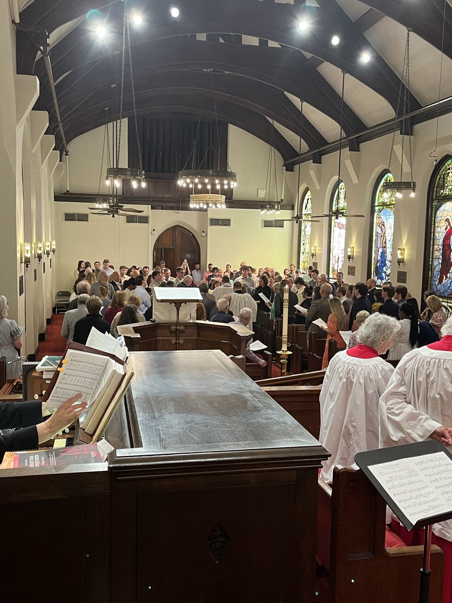 DarylTHay's tweet image. Random pictures from Holy Week and Easter Sunday. #episcopalchurch #eastersunday