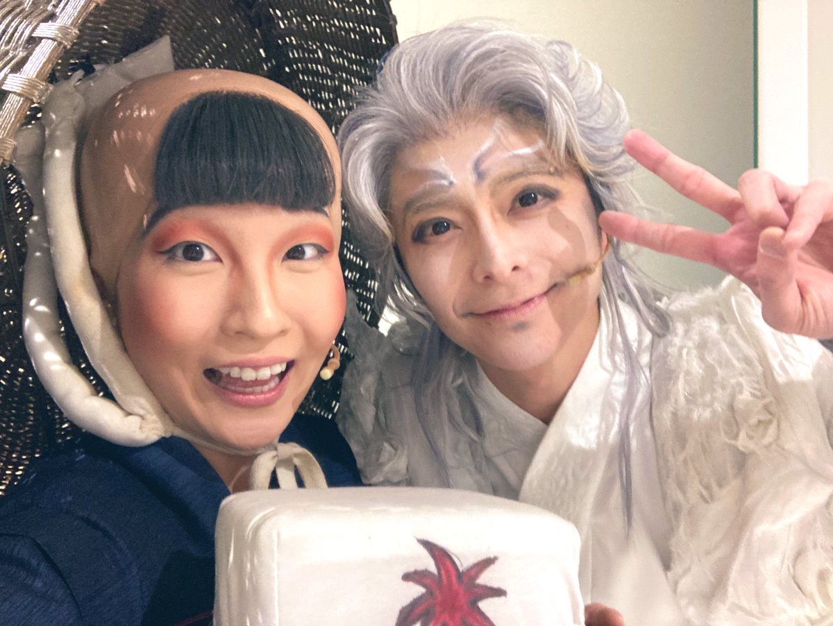 kaoruakaya_lou's tweet photo. ミュージカル #どろんぱ 無事全公演終演致しました。 大阪大千秋楽に来て下さった皆様、応援して下さった皆様、本当に有難う御座いました‼︎ 今回の作品、役、時間、出会いは私の芸術人生において確実に１つの指針となるであろう学びが多かったです。
今このタイミングでこの経験を経て吸収出来た事は今後の人生の大きな支えとなると思っています。お手紙も有難う御座いました🫶 
今回得れた思考回路も駆使して今後も精進して突っ走ります。有難う御座いました‼︎幸
今後とも宜しくお願い致します🥰
__________________________________

ｷｮｳﾓ夢を見れたのﾀﾞ‼︎‼︎
そしたらｴﾝｴﾝﾗｻﾝが出てきてくれたのﾀﾞ‼︎
一緒にお祭りでｵﾄﾞｯﾃｸﾚﾀ夢だったのだ。いっぱい練習したﾎﾞｸﾉﾎﾞﾝｵﾄﾞﾘを褒めてくれたのﾀﾞ‼︎‼︎
豆腐落とさないで成功したのﾀﾞ🍁✨ﾆﾋﾋ
ﾎﾞｸも現世行きたい‼︎って言ったら豆腐落としても大丈夫なようにｳﾗｽﾁｯｸ?ﾌﾟﾗｽﾁｯｹ?できたたっぱーの入れ物が有るといいねって言ってたのﾀﾞ‼︎‼︎🌿
ﾖｸﾜｶﾗﾅｶｯﾀｹﾄﾞﾜｸﾜｸしたのﾀﾞ🍁❤️
ｴﾝｴﾝﾗｻﾝ強くてﾁｮｯﾄｱｺｶﾞﾚﾃﾀﾉﾀﾞ…強さの秘訣を聞こうとした時目が覚めてしまったﾉﾀﾞ…また会いたいなぁ。。。