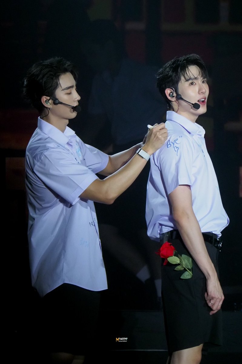 mpwrppmp's tweet image. 04.04.26📸🧡 | #memmorimm *~🎀

บุ๊คหนูยืนเกร็งหลังตรงไรขนาดนั้นลูก55555555

FORCEBOOKMAFOX FUNTOPIA D2

#ForceBookFanconD2
~° #ฟอสบุ๊ค #forcebook 
#fforce_ #kasibook °~♡