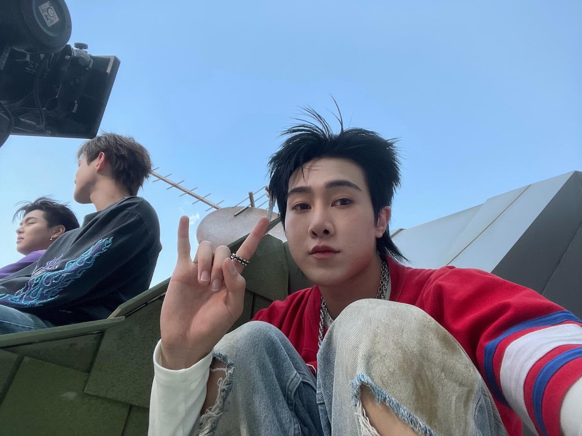 Tutor.vm_official tweet media