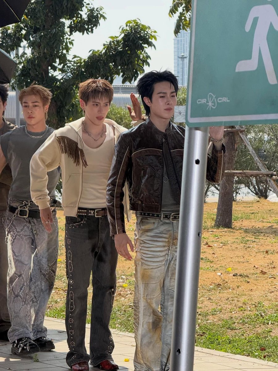 Tutor.vm_official tweet media