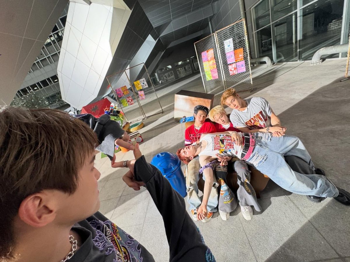 Tutor.vm_official tweet media