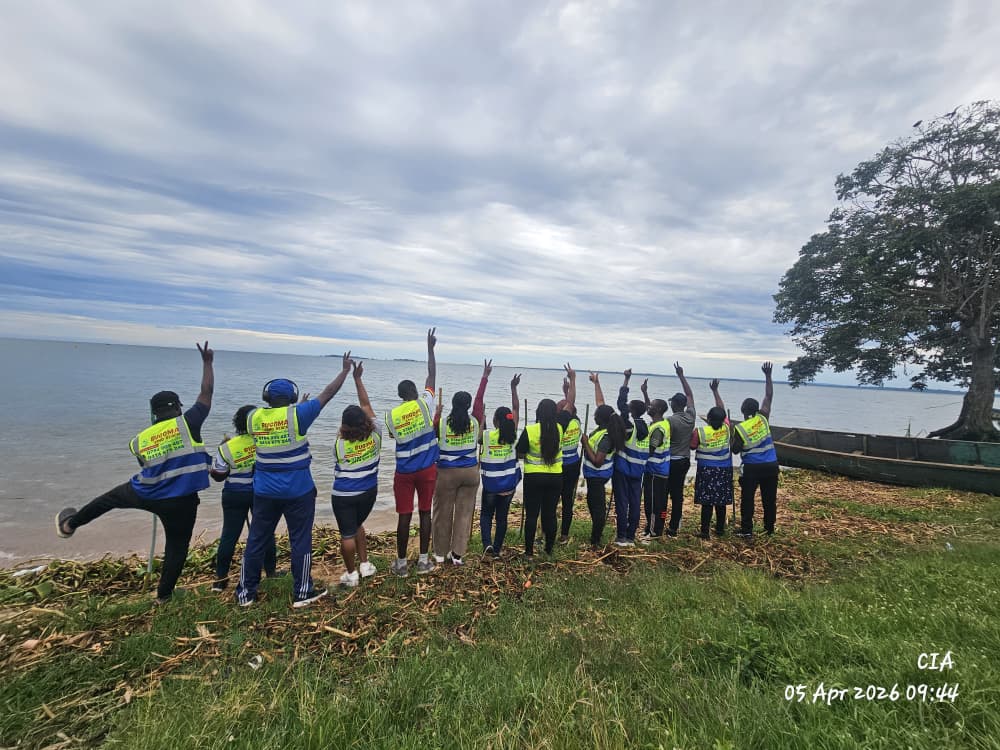 aayp_uganda's tweet photo. Morning hike in Kalangala:
 On Sunday 5th, Our Professionals had a refreshing morning hike, enjoying the beauty of Kalangala and moments of connection.  
A perfect blend of nature, fellowship, and reflection after a powerful mission.  
#AAYPUganda #NatureWalk #KalangalaMission https://t.co/oxyqflTN8S